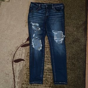 AE American Eagle distressed denim Jegging size 14